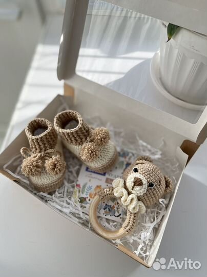 Вязаные игрушки+погремушка+пинетки