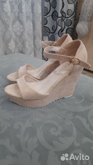 Босоножки женские 39 размер