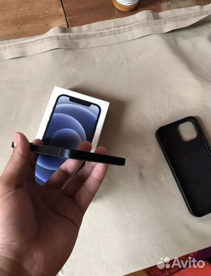 iPhone 12, 64 ГБ