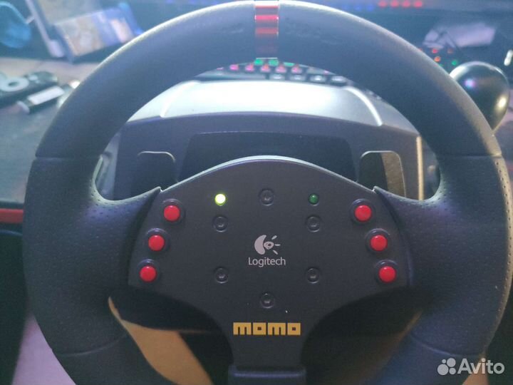 Продам руль Logitech momo Racing Force