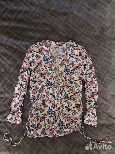 Отдам женские вещи, S