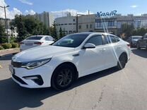 Kia Optima 2.0 AT, 2019, 200 000 км, с пробегом, цена 1 320 000 руб.