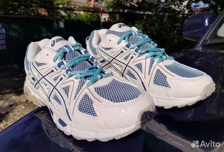 Кроссовки женские Asics