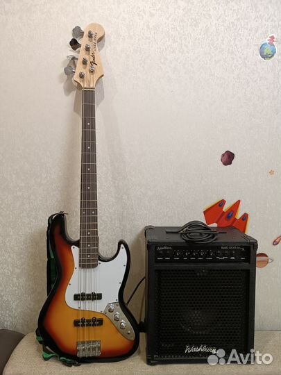 Бас гитара с комбоусилителем