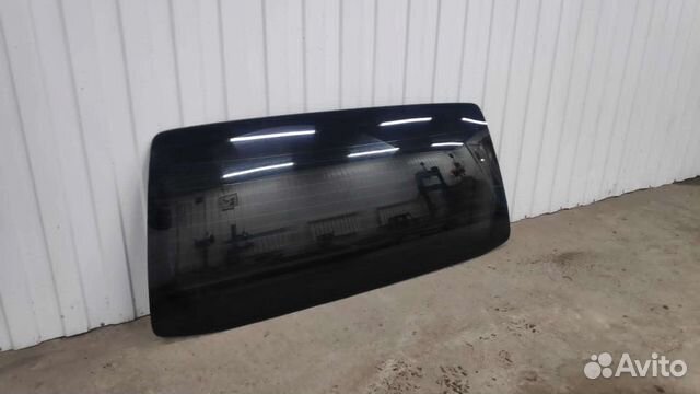 Стекло двери багажника