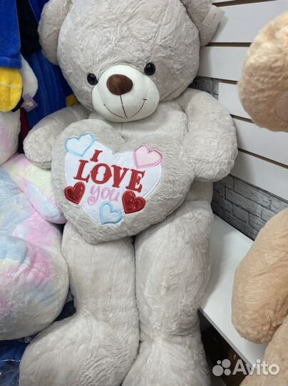 Большой плюшевый мишка