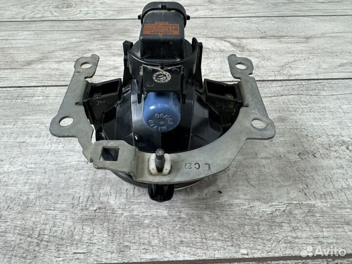 Фара противотуманная Mitsubisi Outlander 3