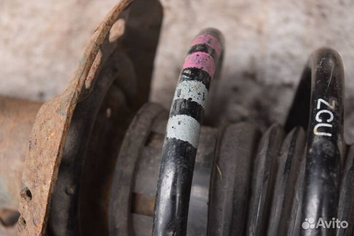 Амортизатор передний Volkswagen Jetta 6 2013