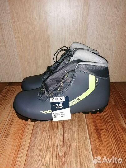 Лыжные ботинки decathlon новые, палки лыжные нов