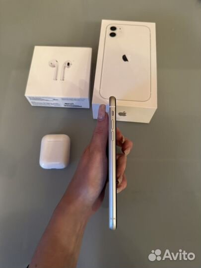 iPhone 11 128 + airpods