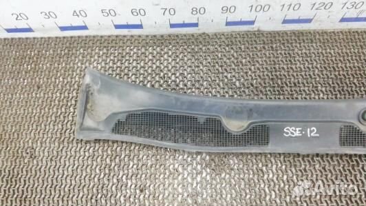 Накладка декоративная (жабо, дождевик) renault megane 3 (SSE12QU01)