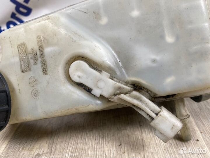 Главный тормозной цилиндр Ford Focus 2 седан hwdb