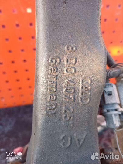 Поворотный кулак левый Audi a6