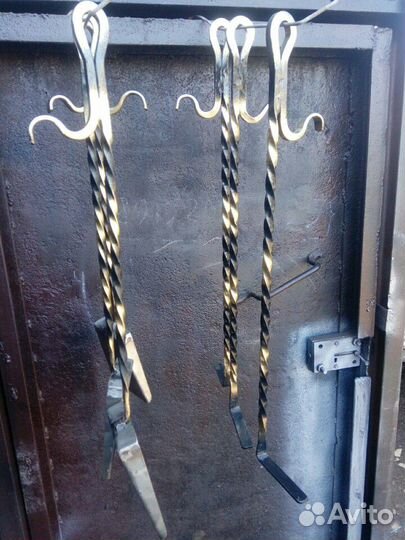 Набор, кочерга и совок