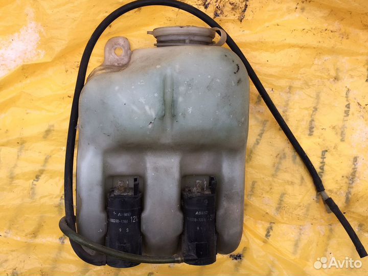 Бачок омывателя Дайхатсу Териос 1