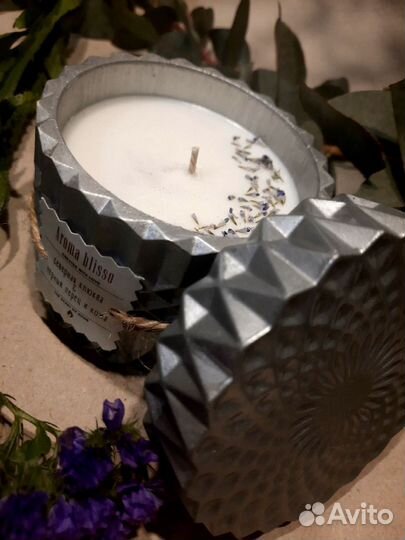 Соевая свеча в подсвечнике из гипса