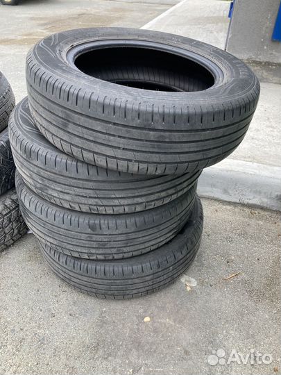 Nokian Tyres Hakka Black 2.25/65 R15