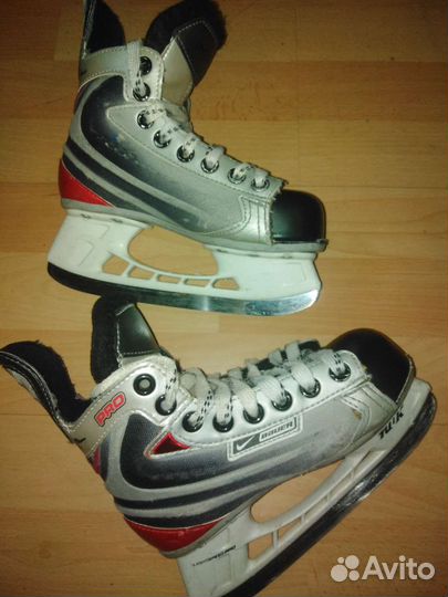 Хоккейные коньки bauer