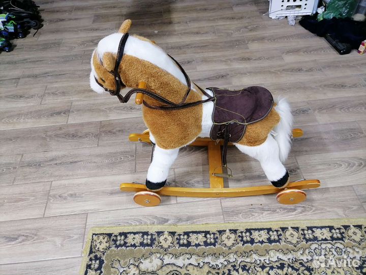 Детская качалка лошадь
