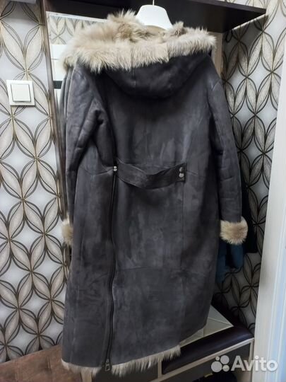 Дубленка натуральная женская с капюшоном