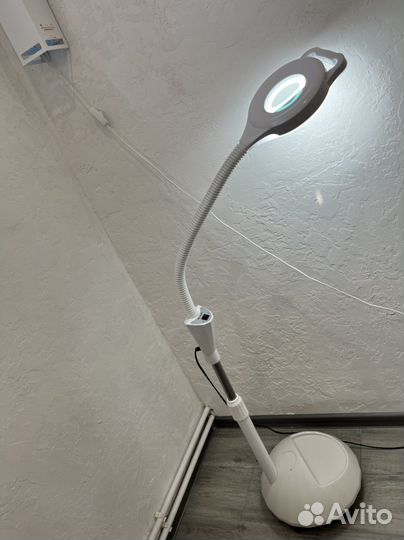 Лампа лупа напольная