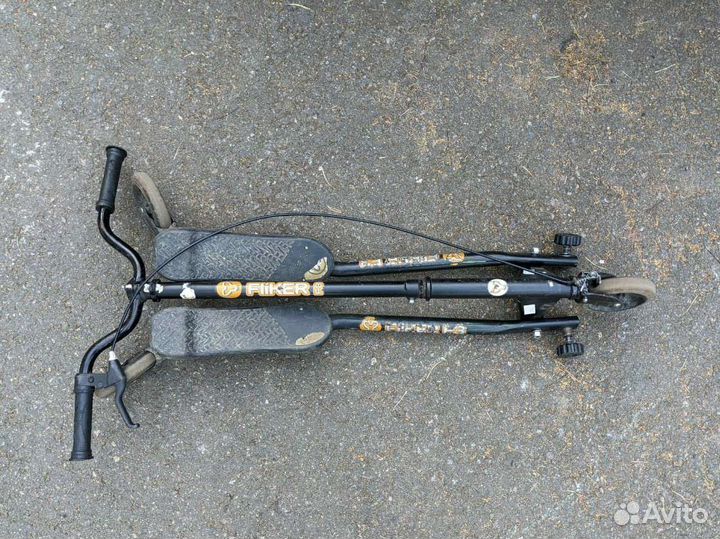 Инерционный трехколесный самокат бу