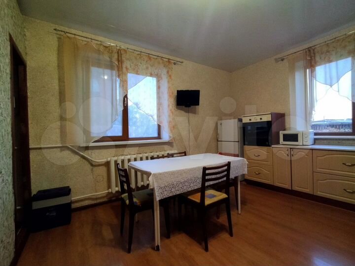 Дом 198 м² на участке 12 сот.