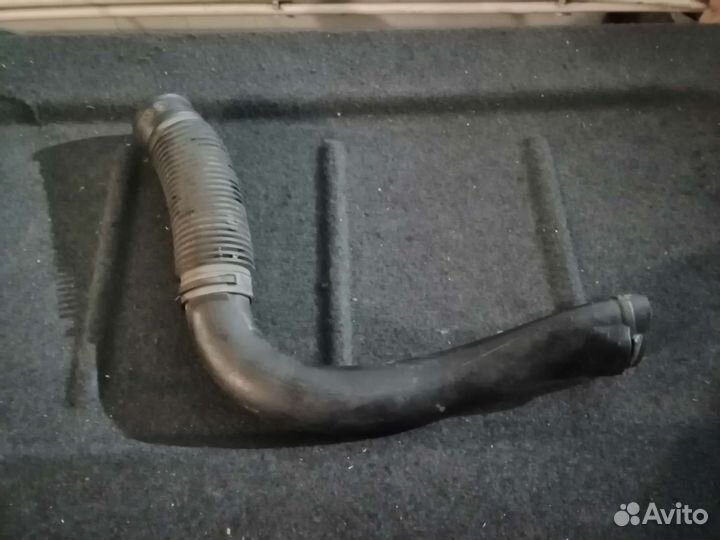 Патрубок корпуса воздушного фильтра Рено Логан