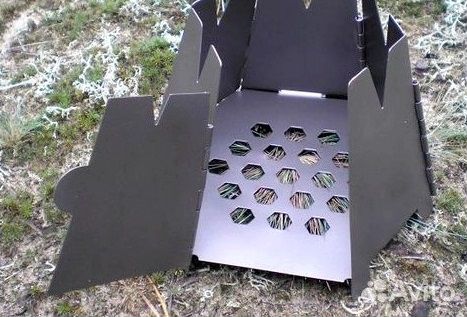 Подставка костровая с ветрозащитой,щепочница