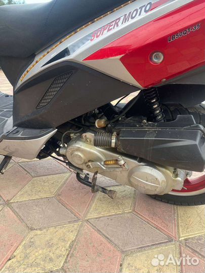 Скутер Booster Maxi 80cc