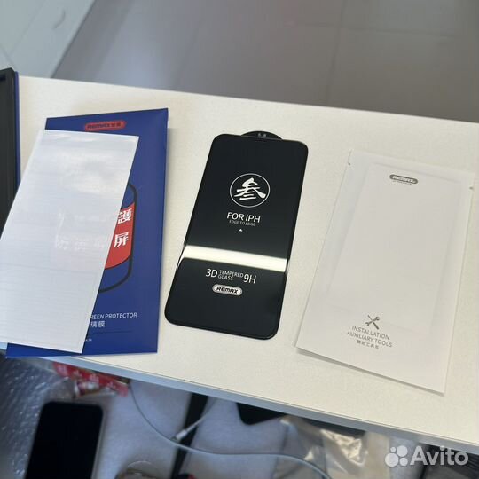 Защитное стекло iPhone 14 pro max