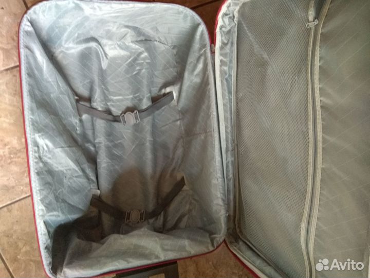 Чемодан на колесиках 65х40 Подвезти могу