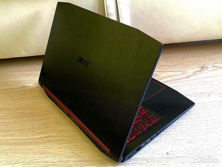 Игровой Acer nitro 15.6 GTX1050/I5