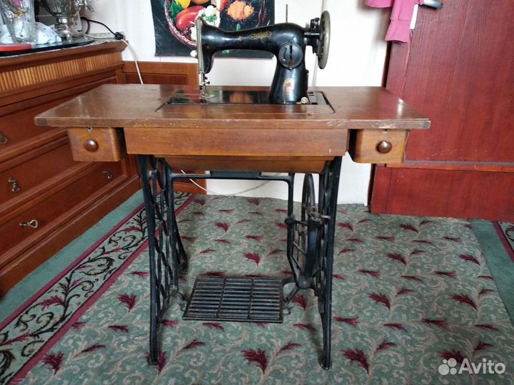 Швейная машина