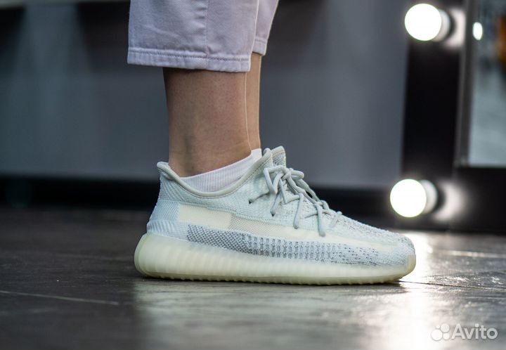 Кроссовки Adidas Yeezy 350 Boost v2