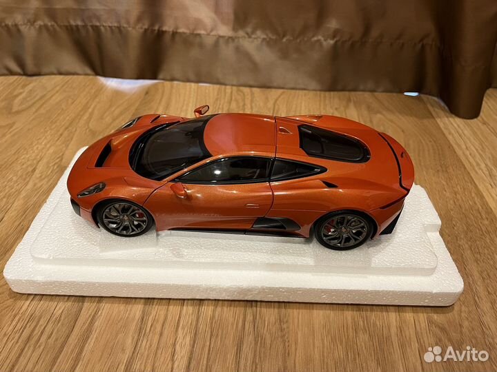 Модель 1/18 almost real jaguar c-x75