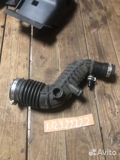 Патрубок воздушный Nissan J11