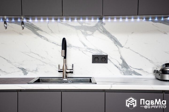 Кухонные гарнитуры гладкие 115*311