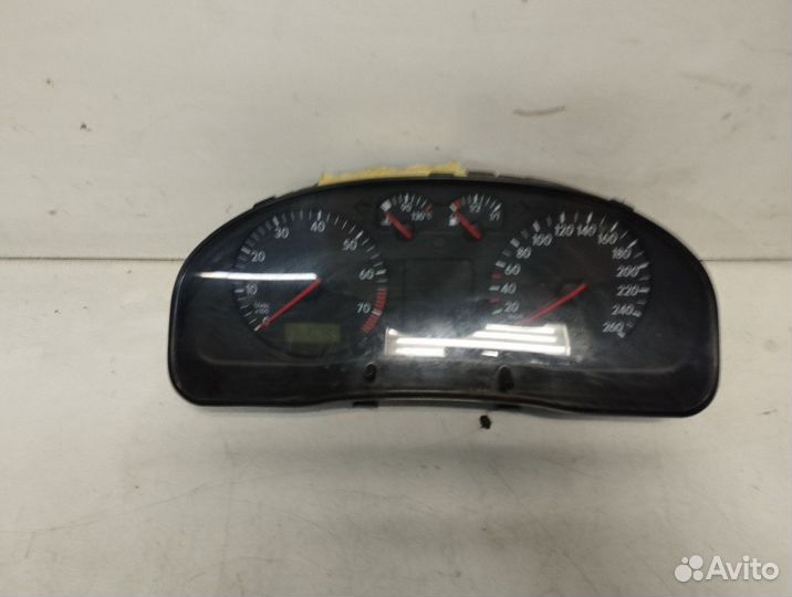 Панель приборов VW Passat B5