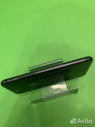 iPhone 8, 64 ГБ