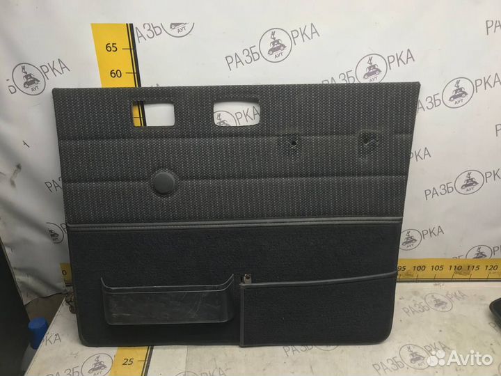 Обивка двери передняя Isuzu Trooper 1 1994