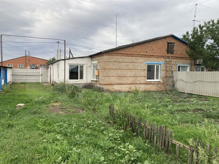 4-к. квартира, 82 м², 1/1 эт.