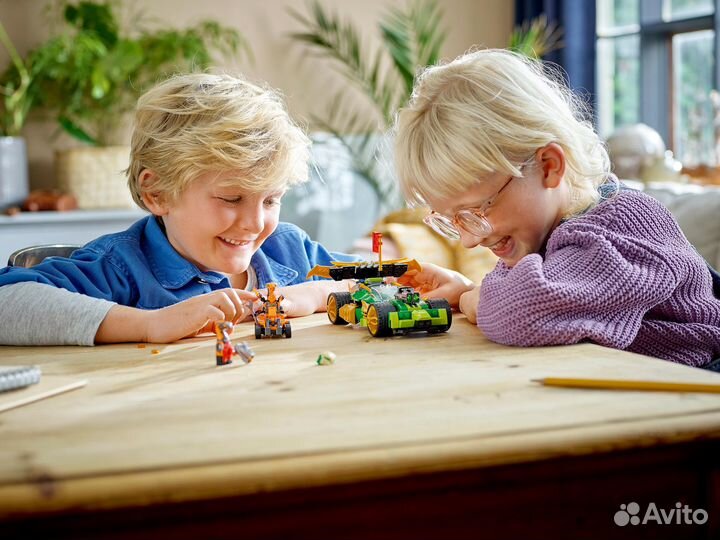 Конструктор Гоночный автомобиль эво Ллойда 82205