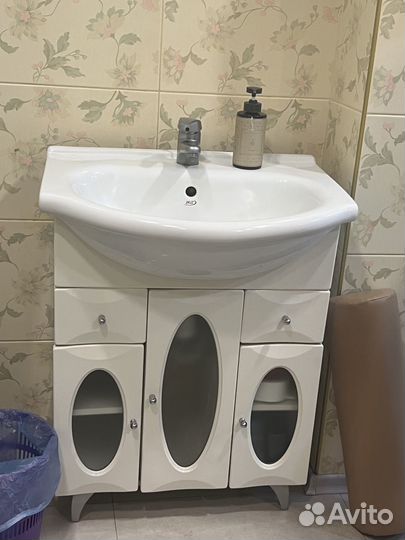 Тумбочка с раковиной бу
