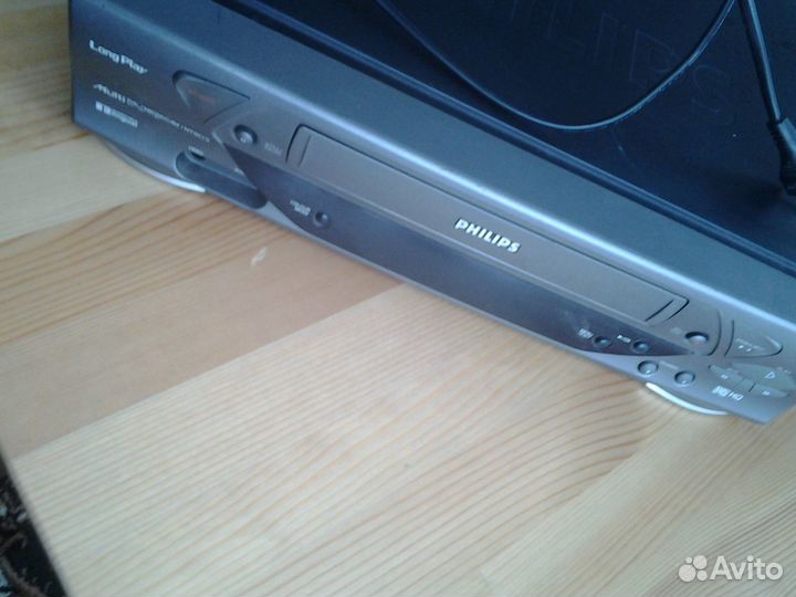 Видеомагнитофон philips