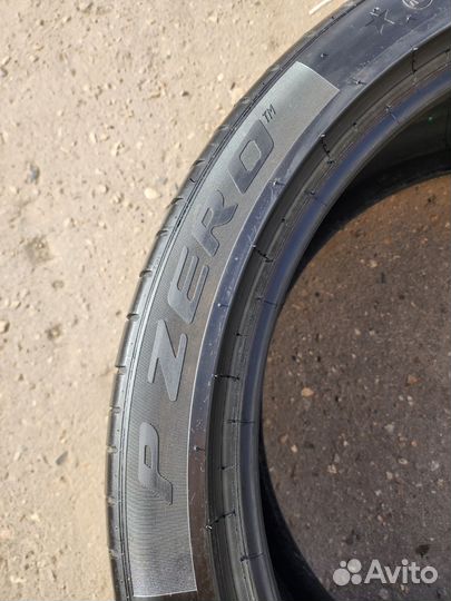 Pirelli P Zero 275/40 R22 107Y