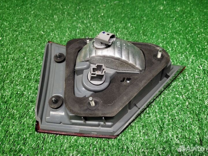 Фонарь задний внутренний правый Лада Веста