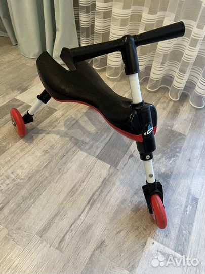 Беговел трехколесный