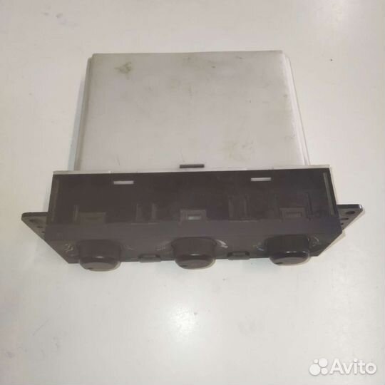Блок управления отопителем Mitsubishi Pajero 3