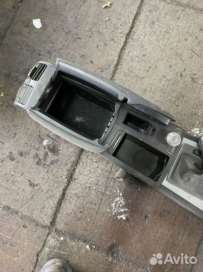 Консоль центральная Mercedes Benz C-klass w204